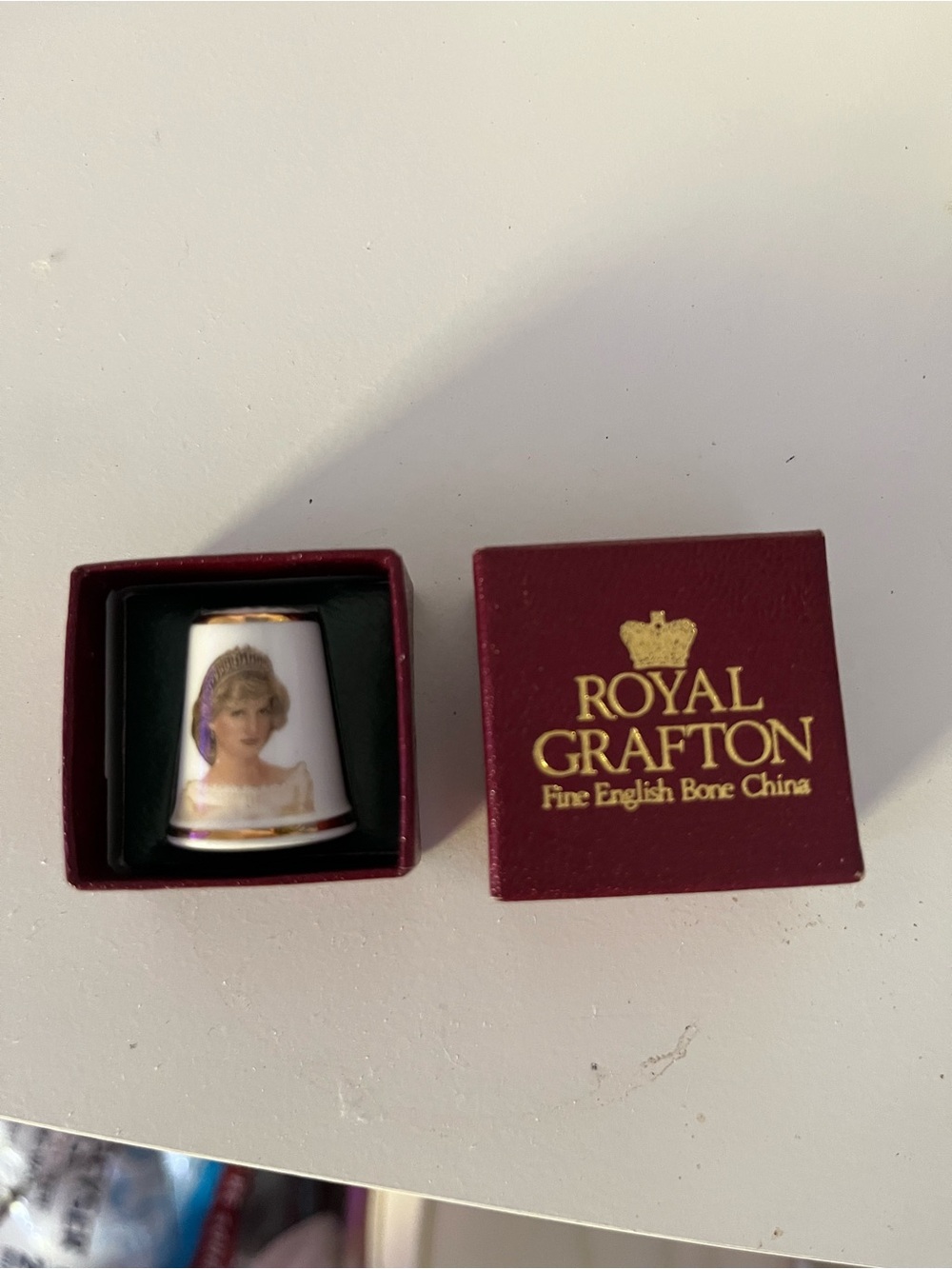 White and Gold Commemorative Bone China Thimble